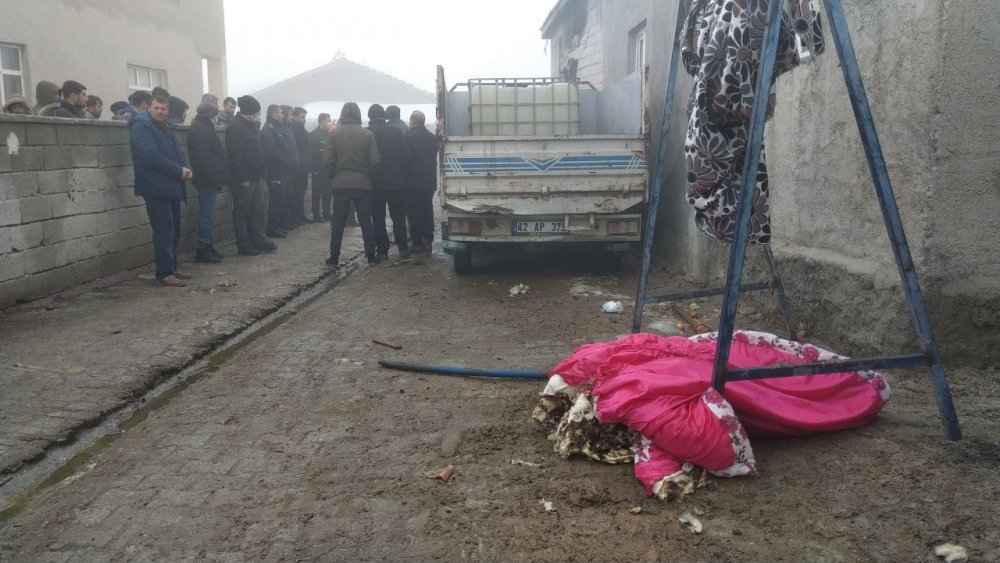 Konya'da evde patlama! Duvar yıkıldı anne yaralı 8 çocuğu kurtuldu