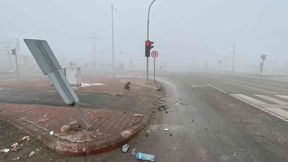 Konya’da yoğun sis çok sayıda kazaya neden oldu