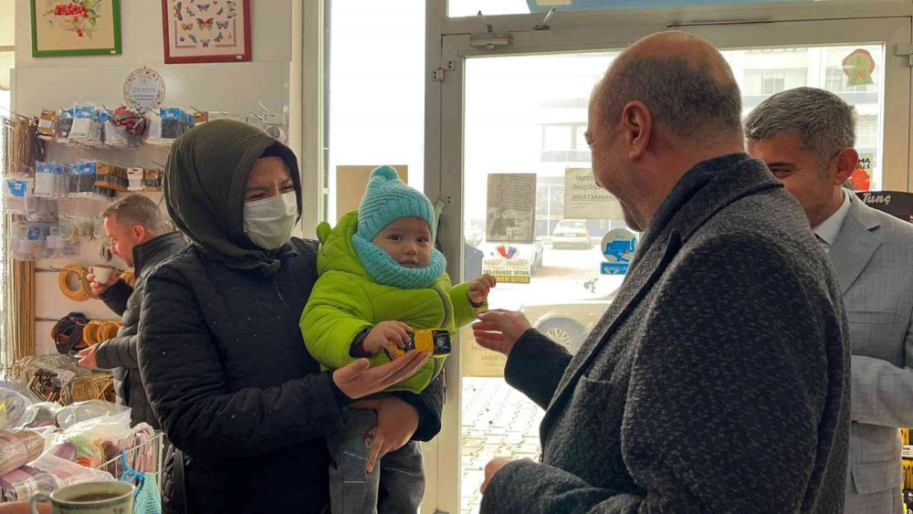 Pekyatırmacı Kılınçarslan Mahallesi'nde esnafla buluştu
