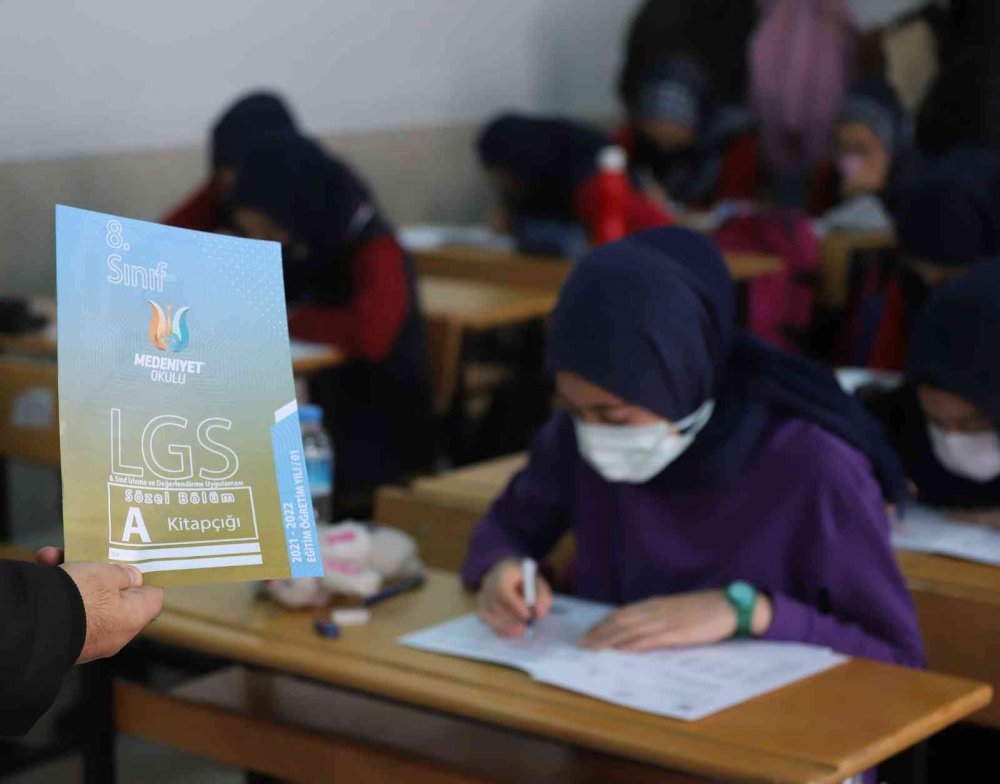 Konya'nın 31 ilçesinde 200 bin öğrenciye sınav