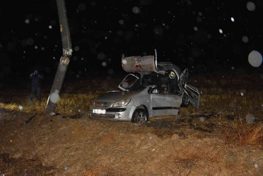 Otomobil elektrik direğine çarptı! Sürücü İsmail Ünver hayatını kaybetti