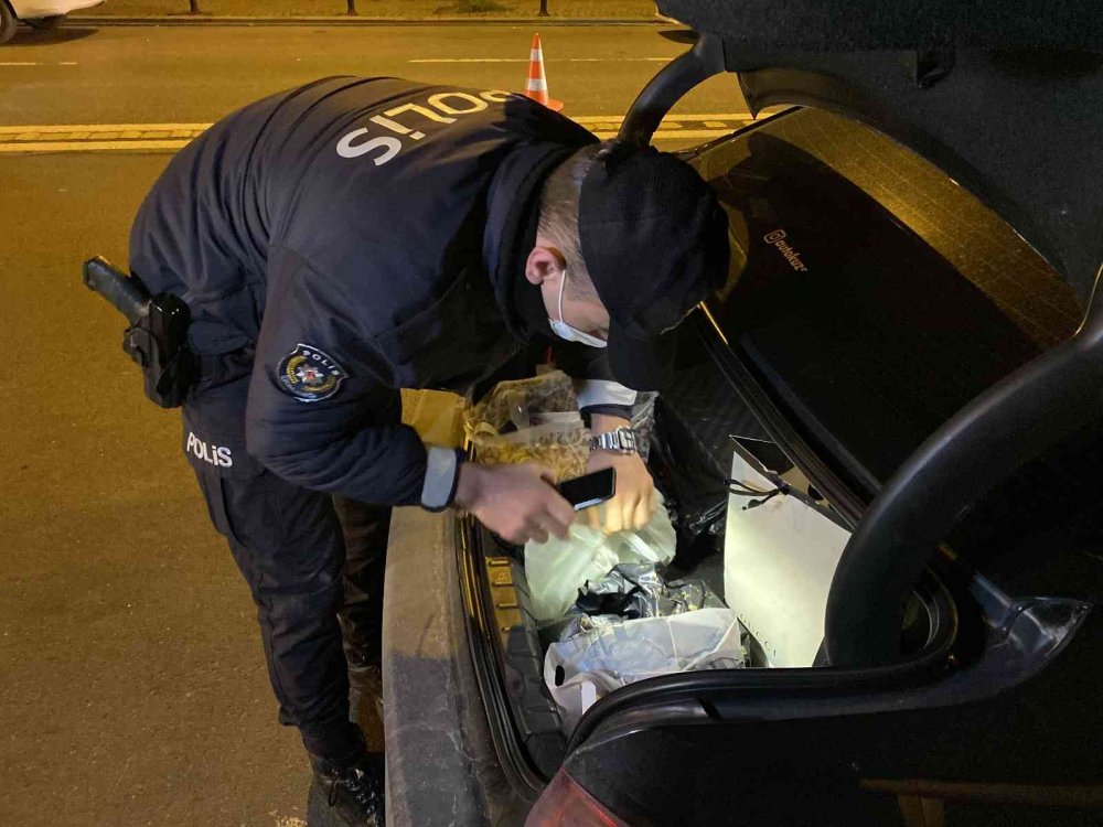 Vakalar böyle yayılıyor! Karantinada olması gerekirken ehliyetsiz eğlenmeye çıktılar