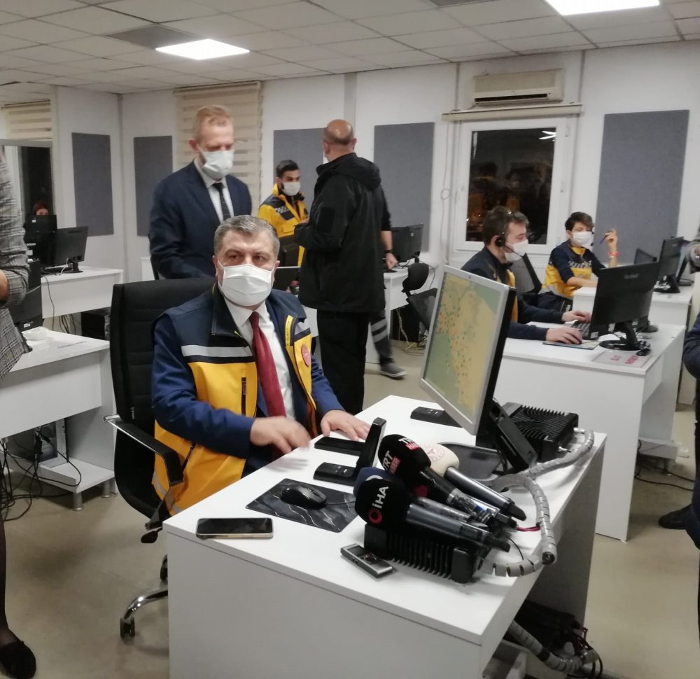 Sağlık Bakanı Koca 112 telsizinden anons yaptı