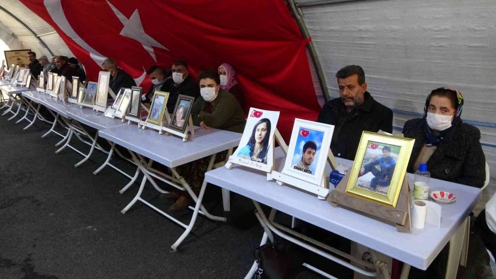 Acılı ailelerin evlat nöbeti 854'üncü gününde!