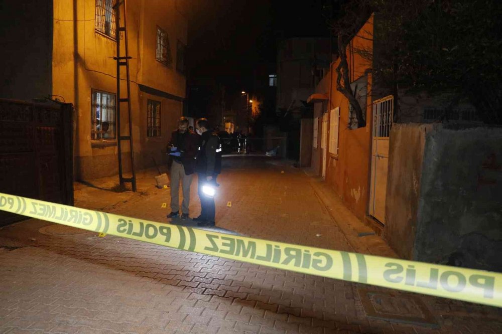 Adana'da silahlı kavga! Kaçarken polisi vurdu