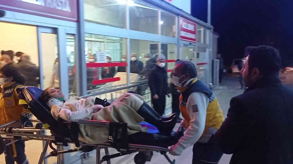 Kozan’da iki araç çarpıştı! 2’si çocuk 4 yaralı