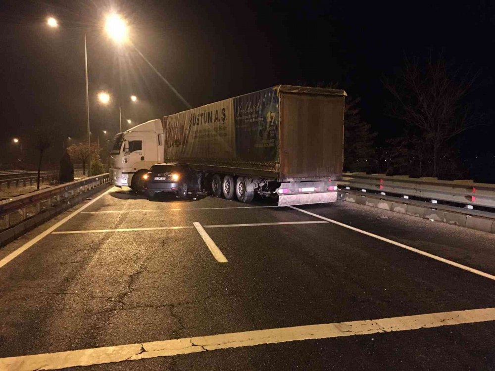 Buzlu yolda 5 ayrı kaza! 9 yaralı