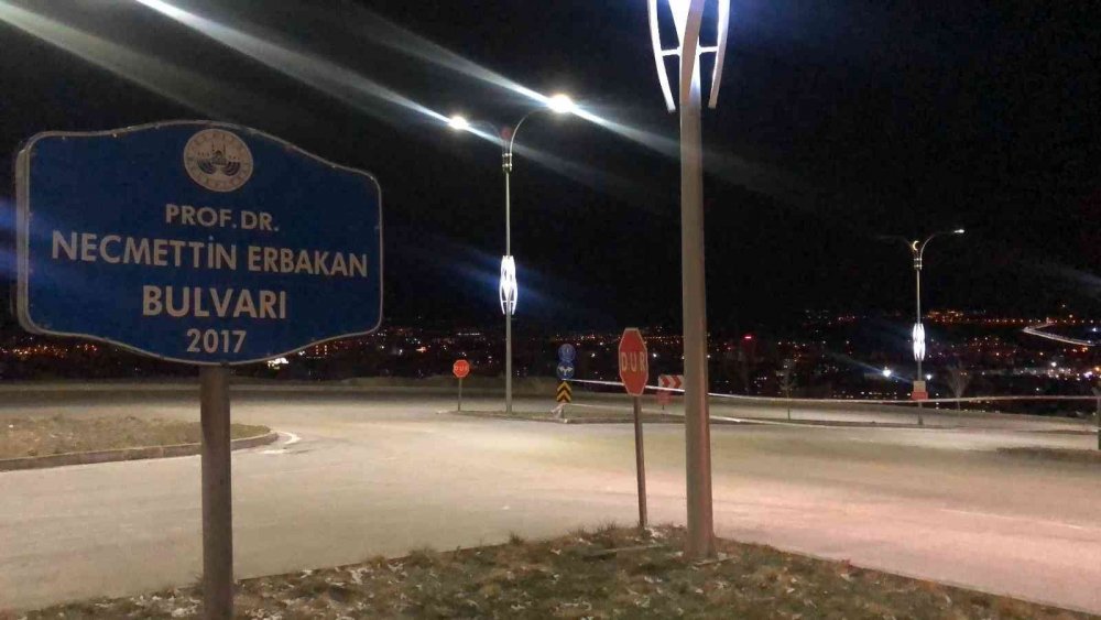 Buzlu yolda 5 ayrı kaza! 9 yaralı