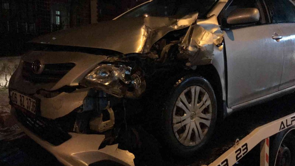 Buzlu yolda 5 ayrı kaza! 9 yaralı