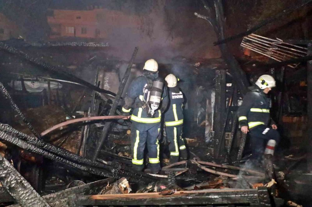 Elektrikli ısıtıcıdan çıkan yangında ev alev topuna döndü! Aile perişan oldu