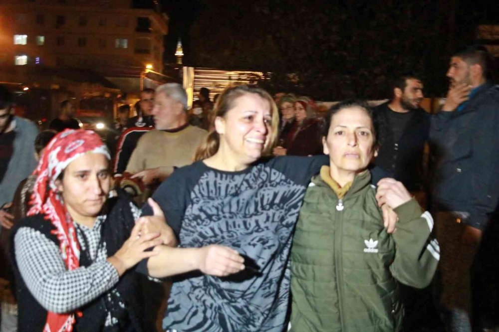 Elektrikli ısıtıcıdan çıkan yangında ev alev topuna döndü! Aile perişan oldu