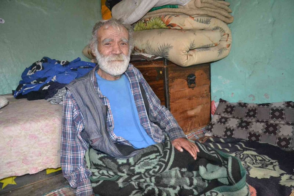 Ambulans şoförü sırtında taşımıştı! 75 yaşındaki Muzaffer Tumlu yangında öldü