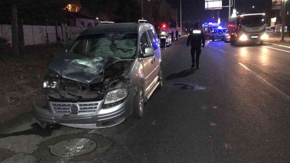 Hafif ticari aracın çarptığı Yasin Çok olay yerinde can verdi