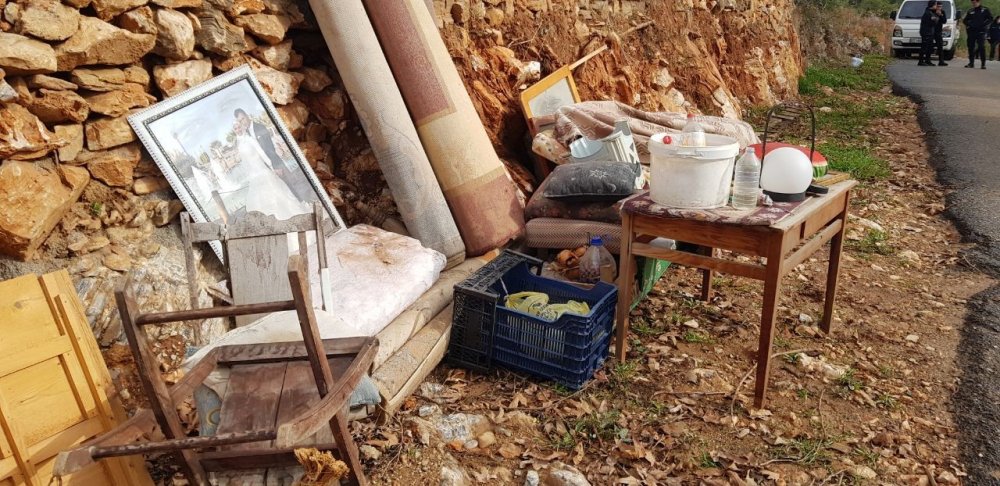 Kaçak yıkımına, mutfak tüpü ve bıçakla engel olmak istedi