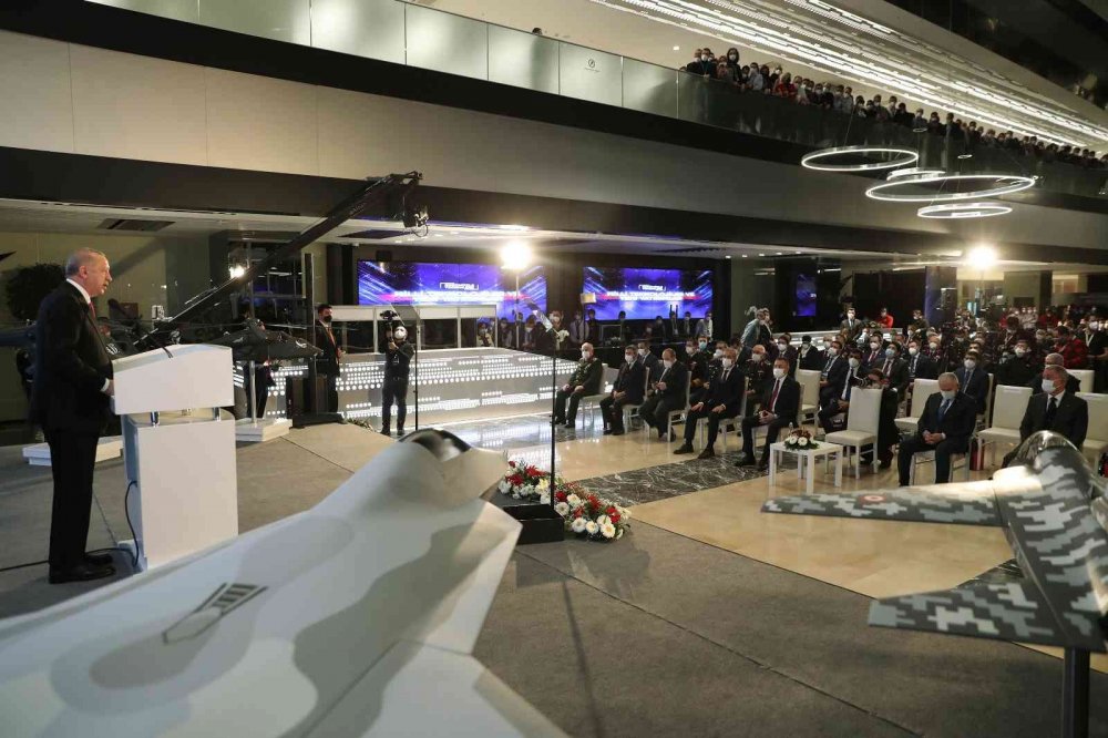 Cumhurbaşkanı Erdoğan: Türkiye'yi geleceğin harp ortamına hazırlıyoruz