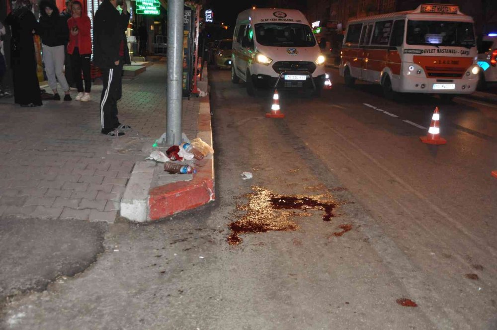 Geri manevra yapan aracın çarptığı emekli öğretmen ağır yaralandı! O anlar kamerada