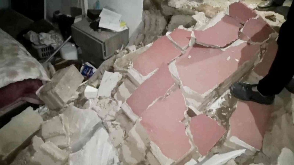 Gece yarısı dehşet! Şofbende sıkışan gaz bomba gibi patladı! 3 yaralı