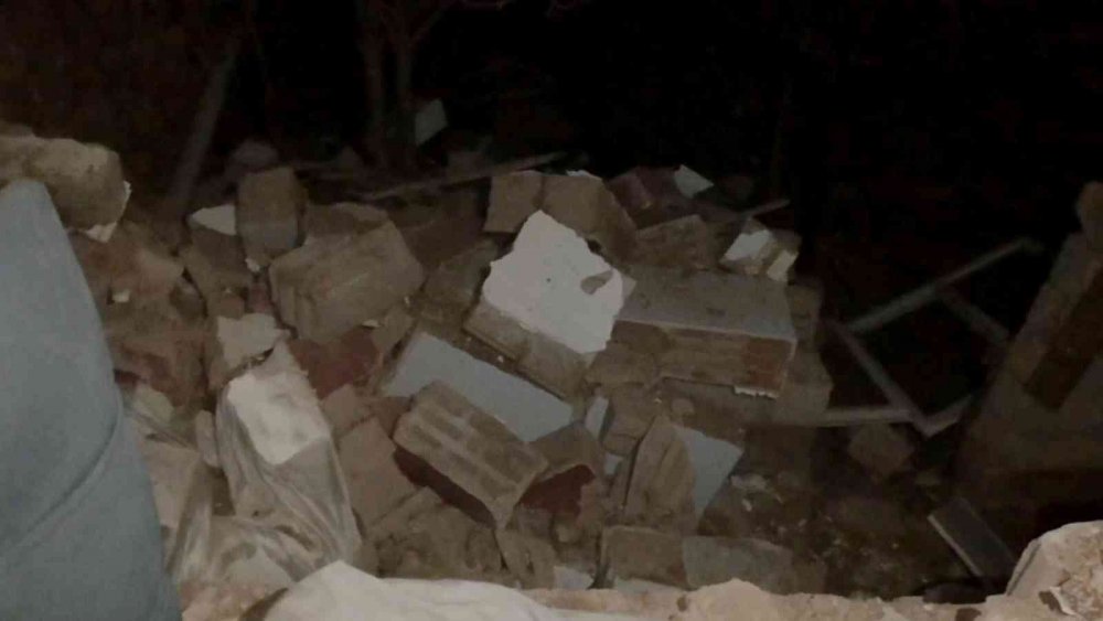 Gece yarısı dehşet! Şofbende sıkışan gaz bomba gibi patladı! 3 yaralı