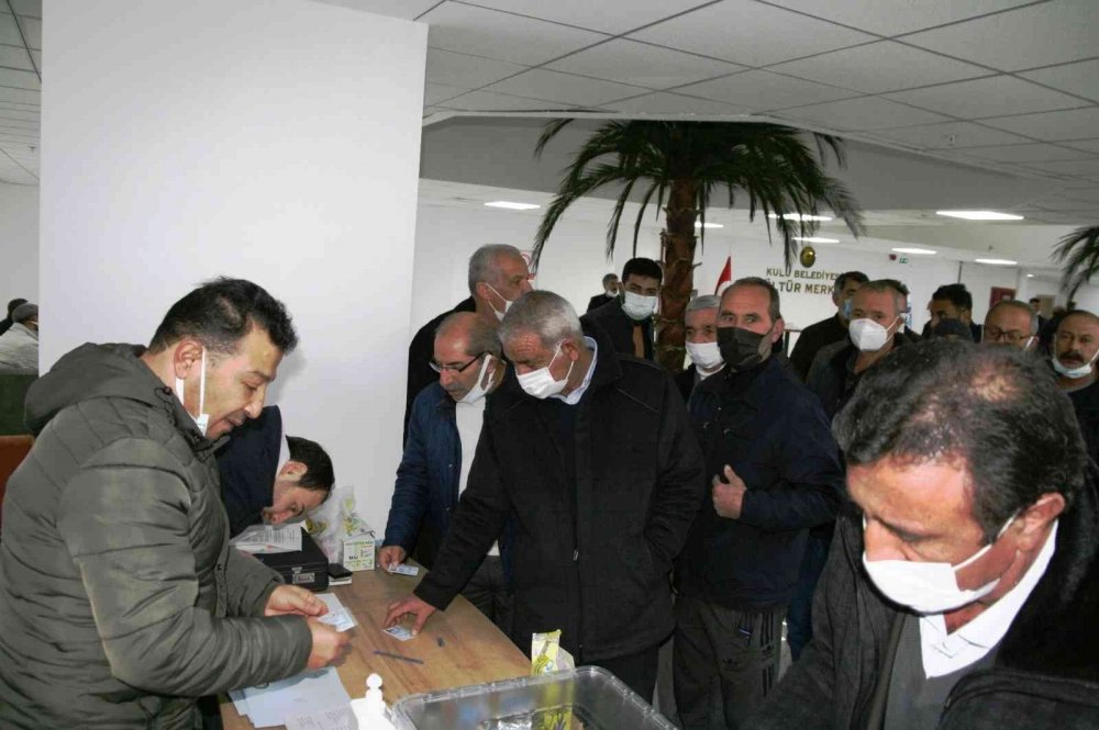 Kulu Şoförler ve Otomobilciler Odası'nda Ömer Dağ güven tazeledi