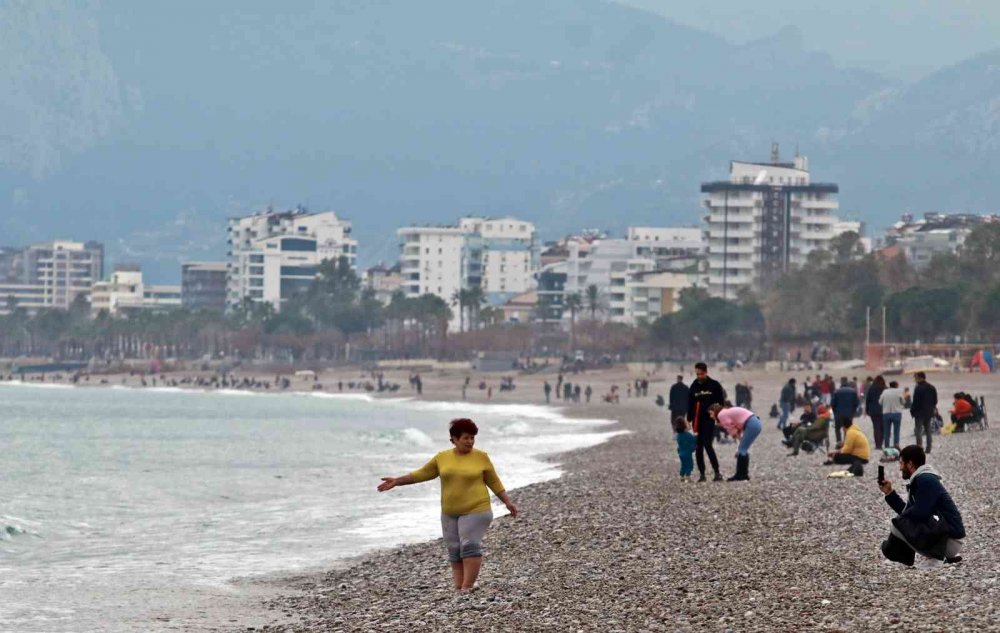 Antalya’da aynı gün iki mevsim bir arada!