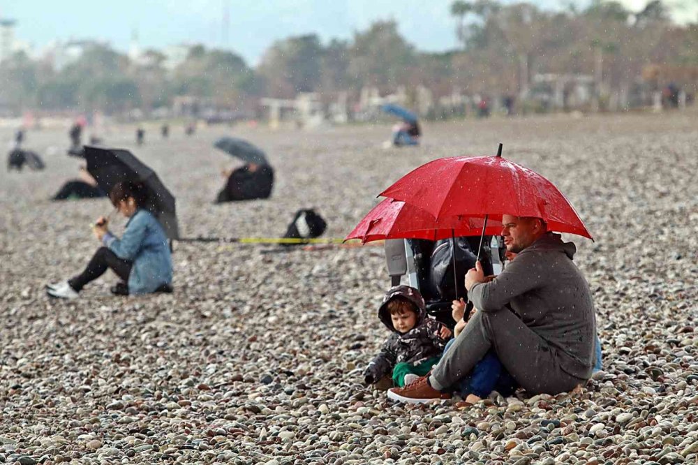Antalya’da aynı gün iki mevsim bir arada!