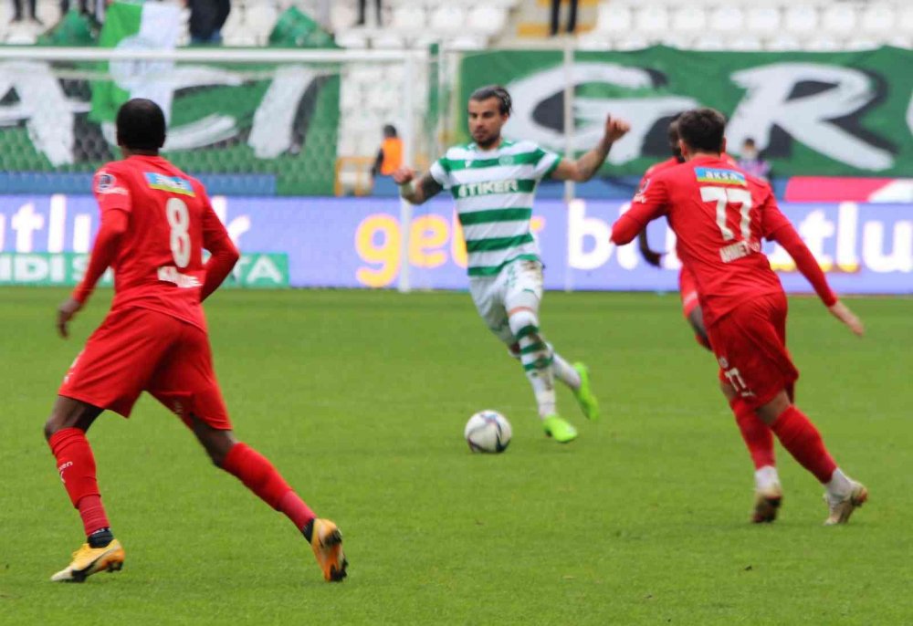 Konyaspor sezonun ikinci yarısına evinde mağlubiyetle başladı