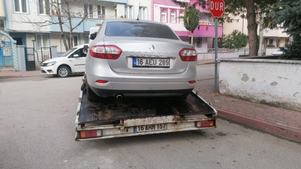 Bursa'da 13 aracın lastiğini kesen şahıs adliyeden psikoloğa sevk edildi