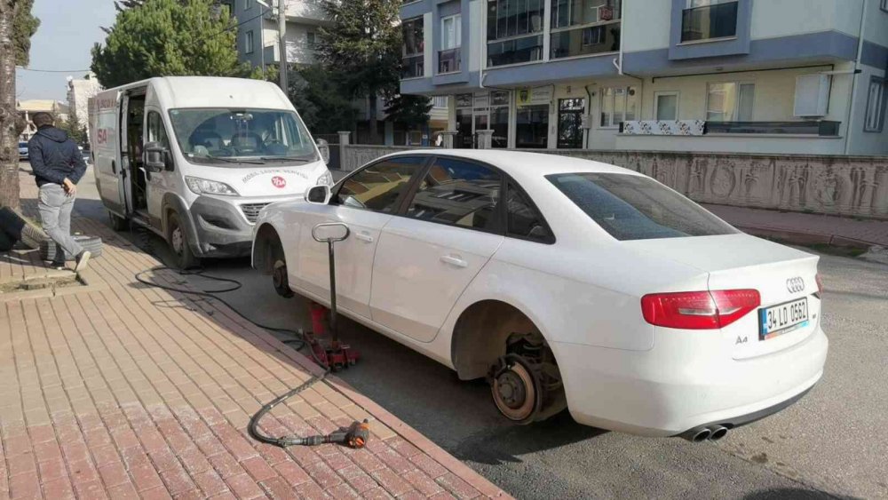 Bursa'da 13 aracın lastiğini kesen şahıs adliyeden psikoloğa sevk edildi