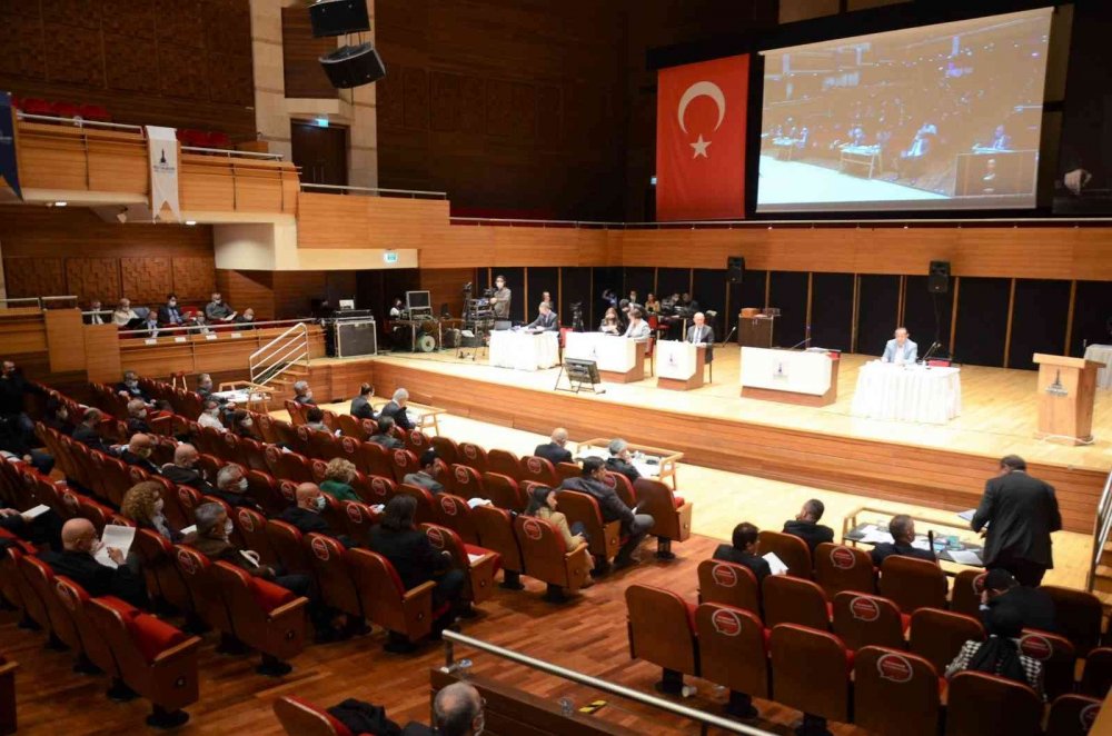 İzmir Büyükşehir Belediye meclisinden Kemal Kılıçdaroğlu'nu utandıran karar