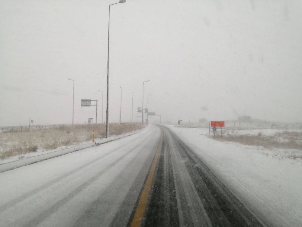 Karlı yolda kaza yaparsanız belediyeyi veya karayollarını dava edebilirsiniz
