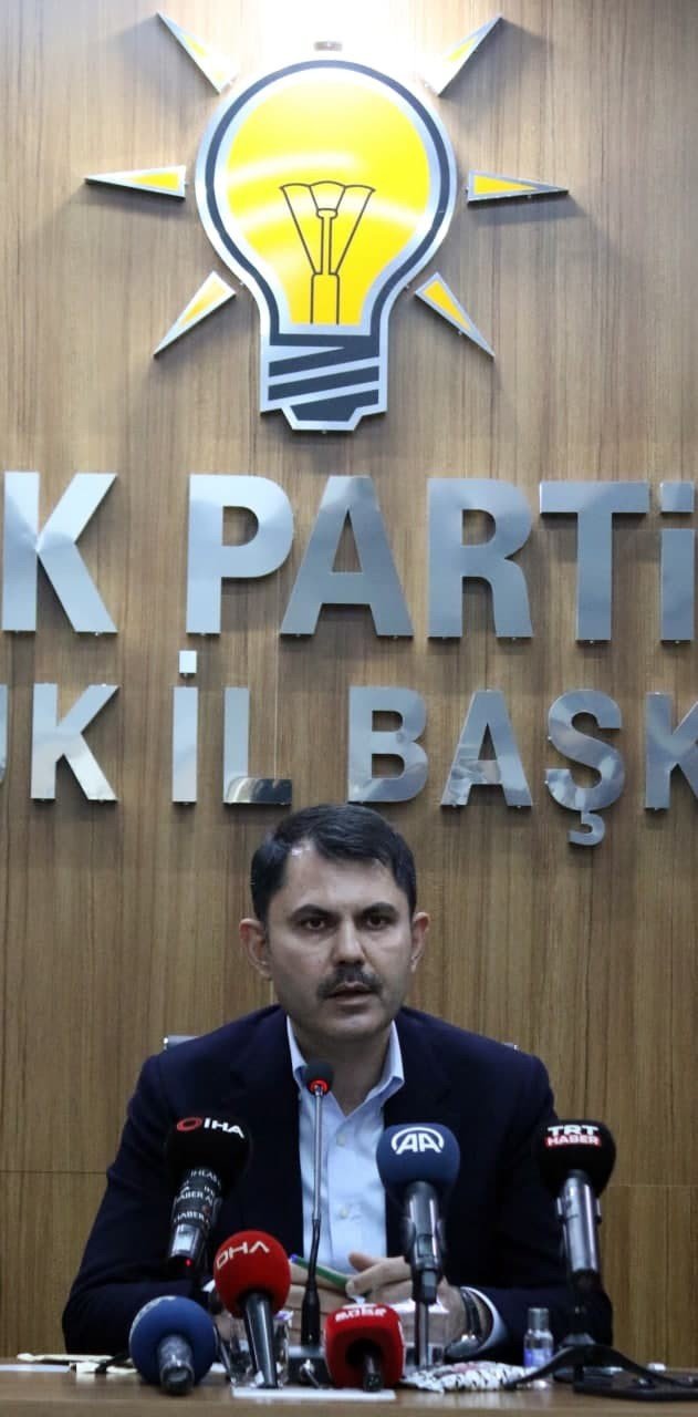 Bakan Kurum'dan 2023 vurgusu: Cumhurbaşkanımızı yeniden başkan yapmak için gece gündüz çalışacağız