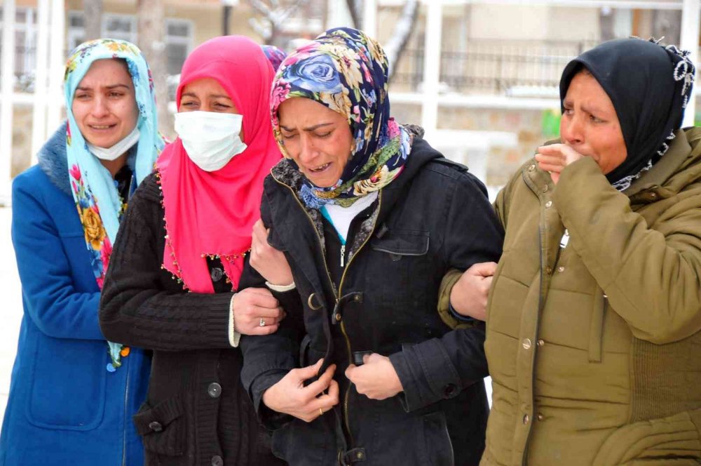 Burdur'da ölü bulunmasının ardından anne ve dayısı tutuklanan Ayşenur'a Konya'da son veda