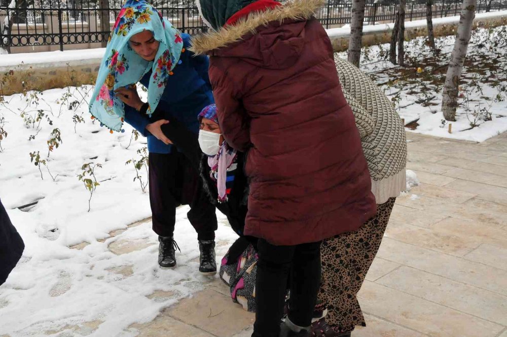 Burdur'da ölü bulunmasının ardından anne ve dayısı tutuklanan Ayşenur'a Konya'da son veda