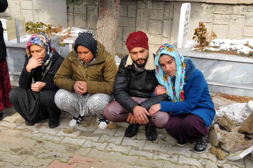 Burdur'da ölü bulunmasının ardından anne ve dayısı tutuklanan Ayşenur'a Konya'da son veda