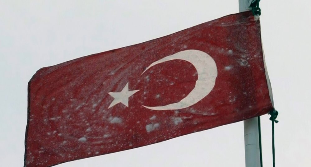 Kahraman Türk askerleri buz kesen havada 5 metre kar altında düşmana korku salıyor