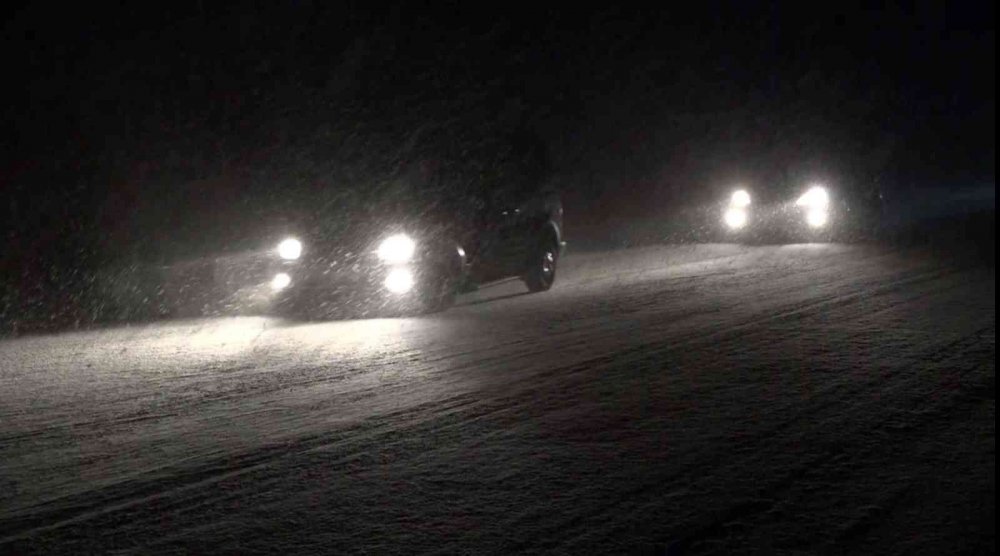 Aksaray’da gece saatlerinde kar bastırdı yağışın devamı Salı günü