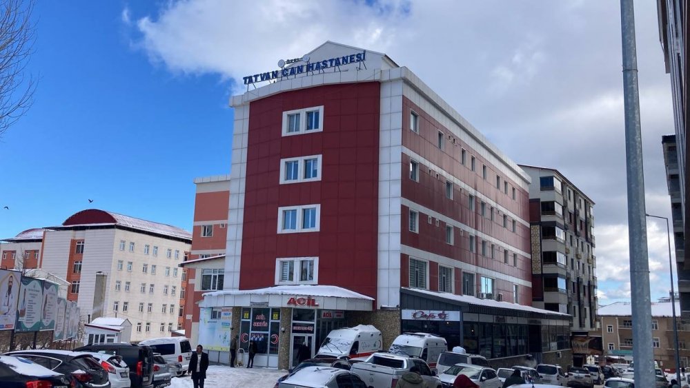 Burun ameliyatı için gittiği hastanede narkoz nedeniyle 90 gündür hayat mücadelesi veriyor
