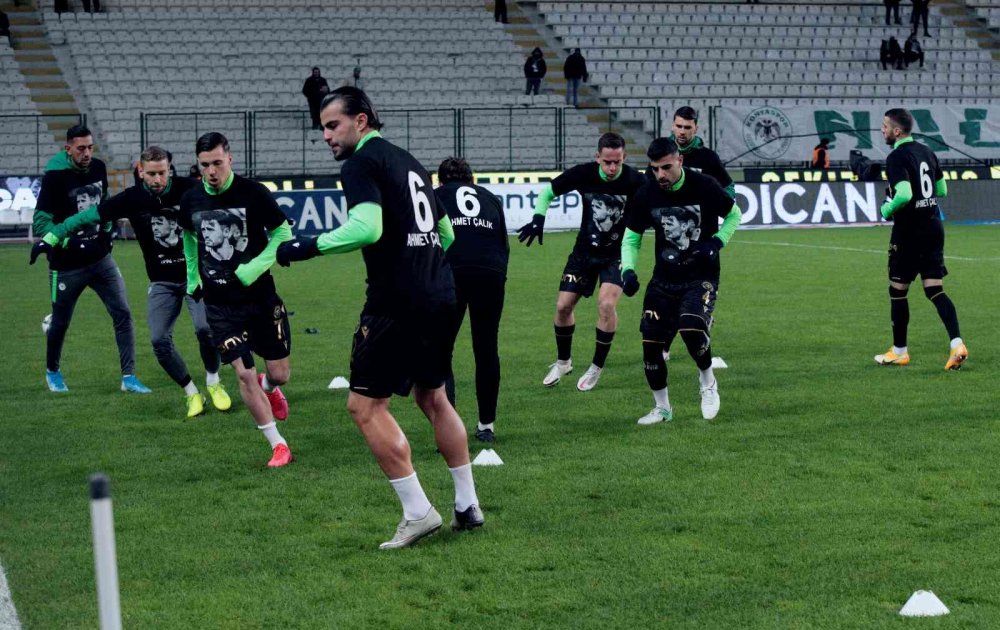 Konya Büyükşehir Stadında duygusal anlar! Konyasporlu Ahmet Çalık böyle anıldı
