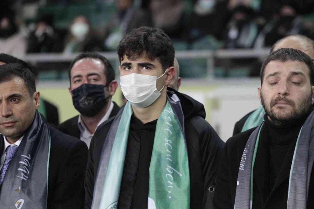 Konya Büyükşehir Stadında duygusal anlar! Konyasporlu Ahmet Çalık böyle anıldı