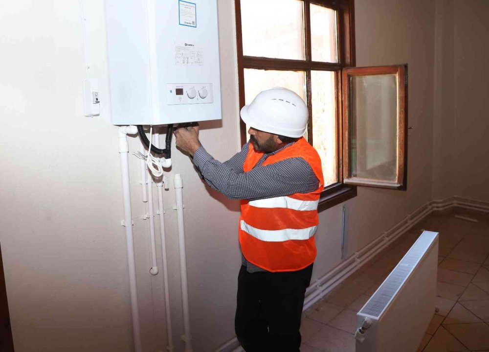 Konya'da hava kalitesi için 108 ailenin evinde dönüşüm gerçekleşti