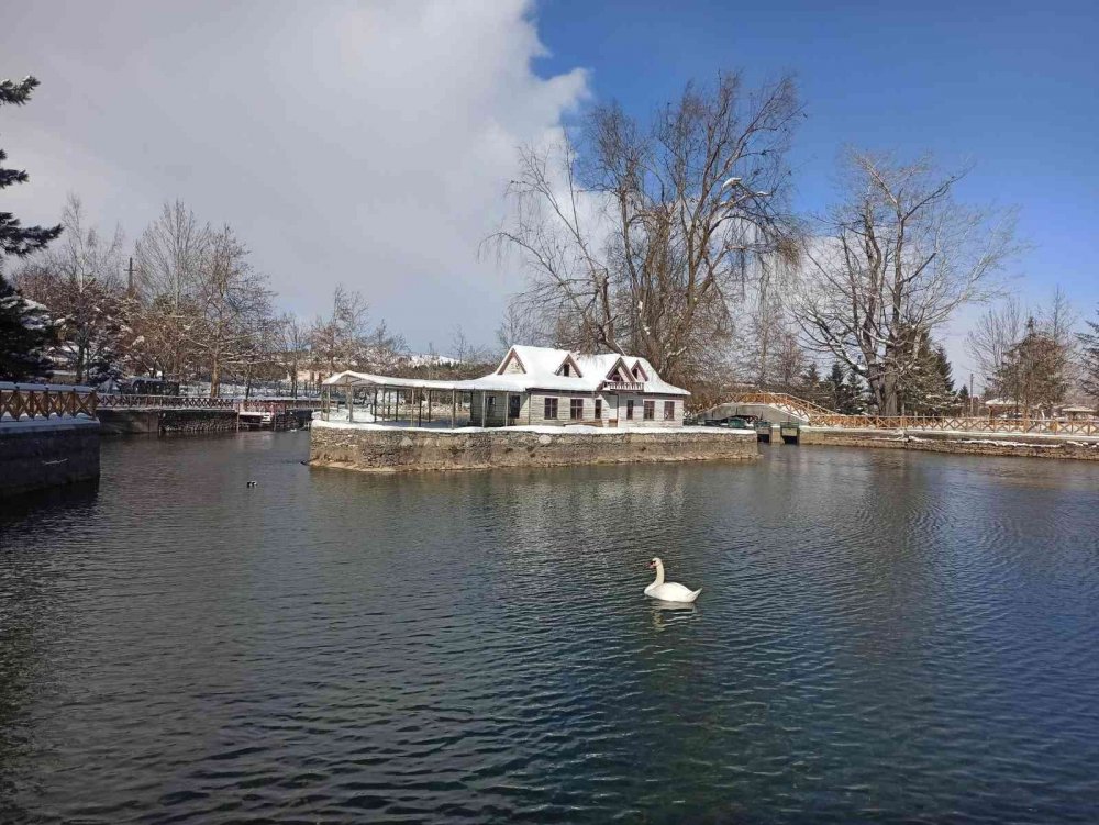 Konya'da kış 130 kilometre sonrası yaz