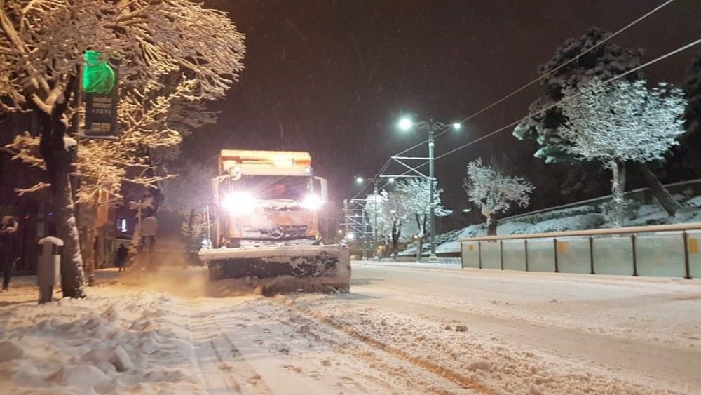 Konya'da yoğun kar mücadelesi! Ana arterler açık