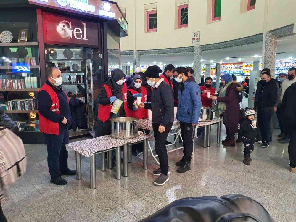 Konya'da yoğun kar mücadelesi! Ana arterler açık