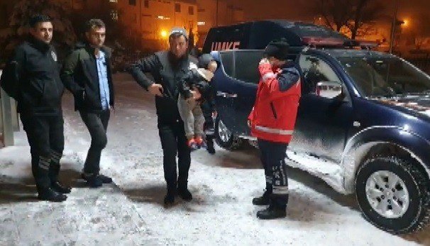 Konya Altınekin'de hastalanan Erdal bebek 6 saatte hastaneye ulaştırıldı