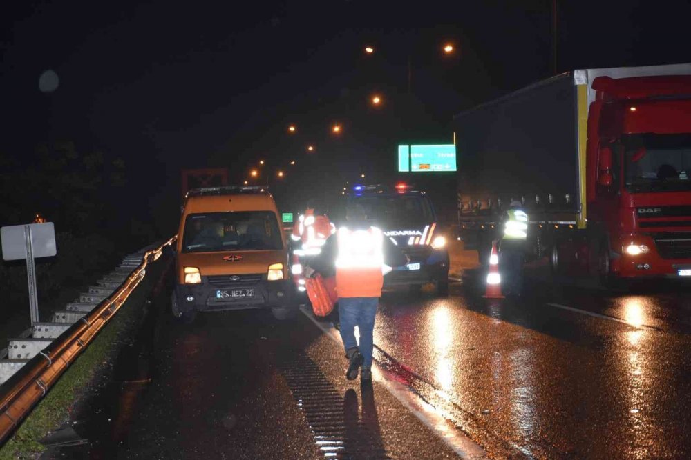Yol kenarında yanan valizin içinden ceset çıktı