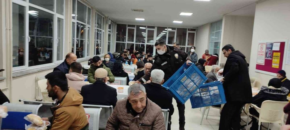 Hayatlarını tehlikeye attılar! Konya'da 256 kişi kurtarıldı