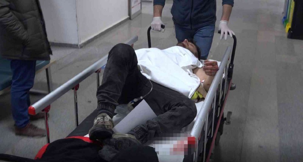 Aksaray'da sırtından bıçaklanan genç ağır yaralandı
