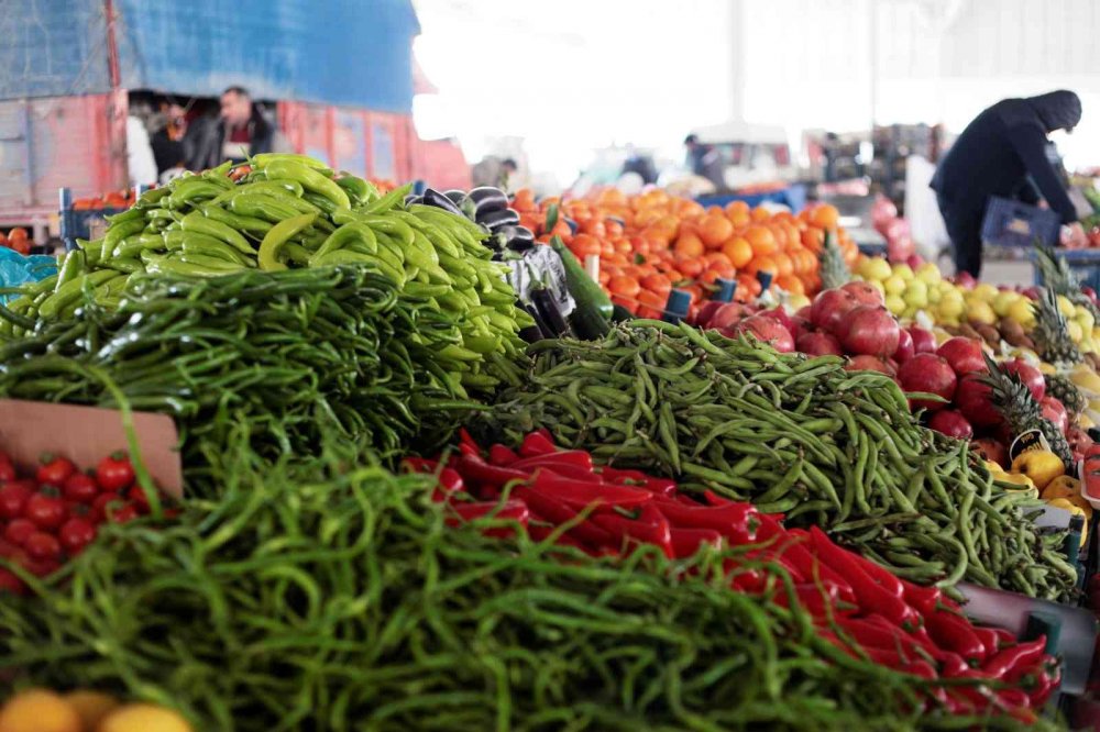 Konya'da hava sıfırın üstüne çıktı! Muhacir Pazarı'nda fiyatlar düştü