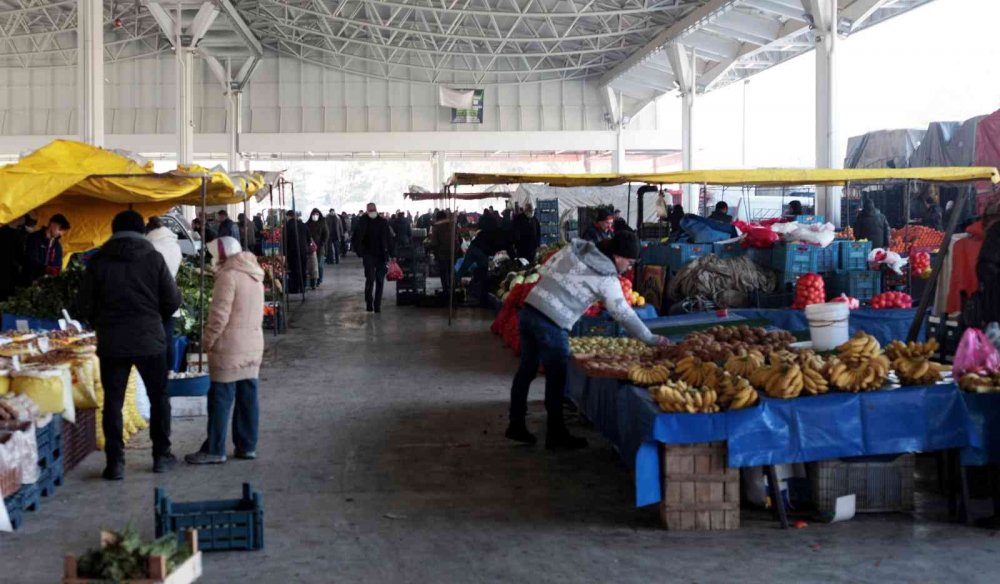 Konya'da hava sıfırın üstüne çıktı! Muhacir Pazarı'nda fiyatlar düştü