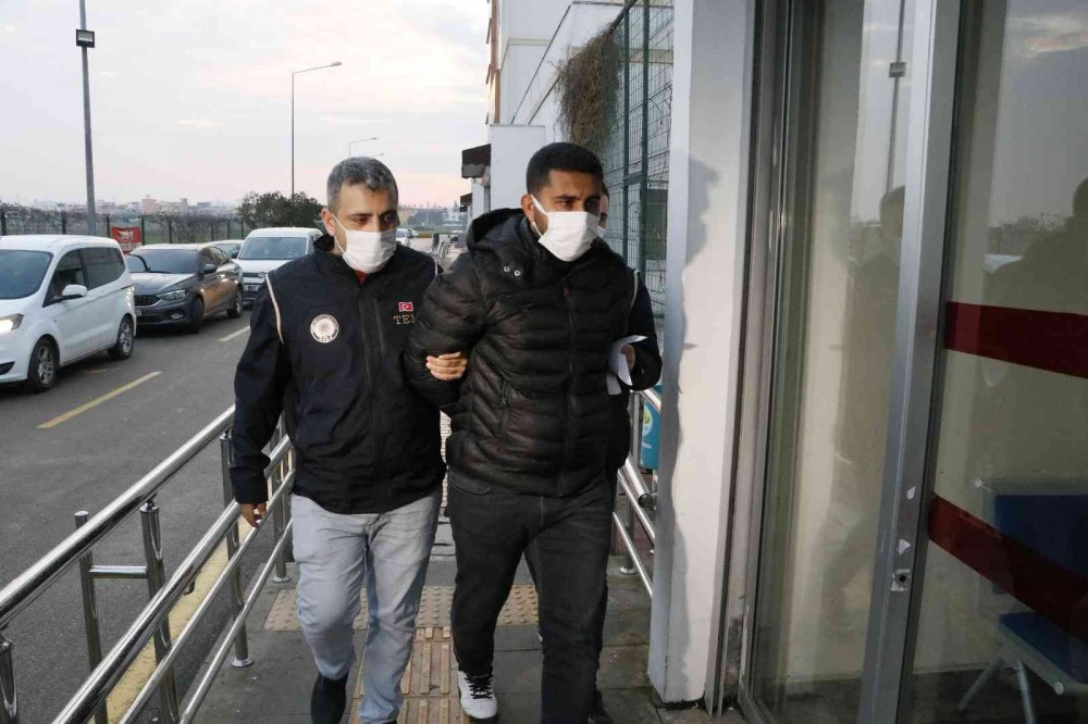 Adana’da Özel Harekat'tanPKK'ya Abdullah Öcalan sürprizi